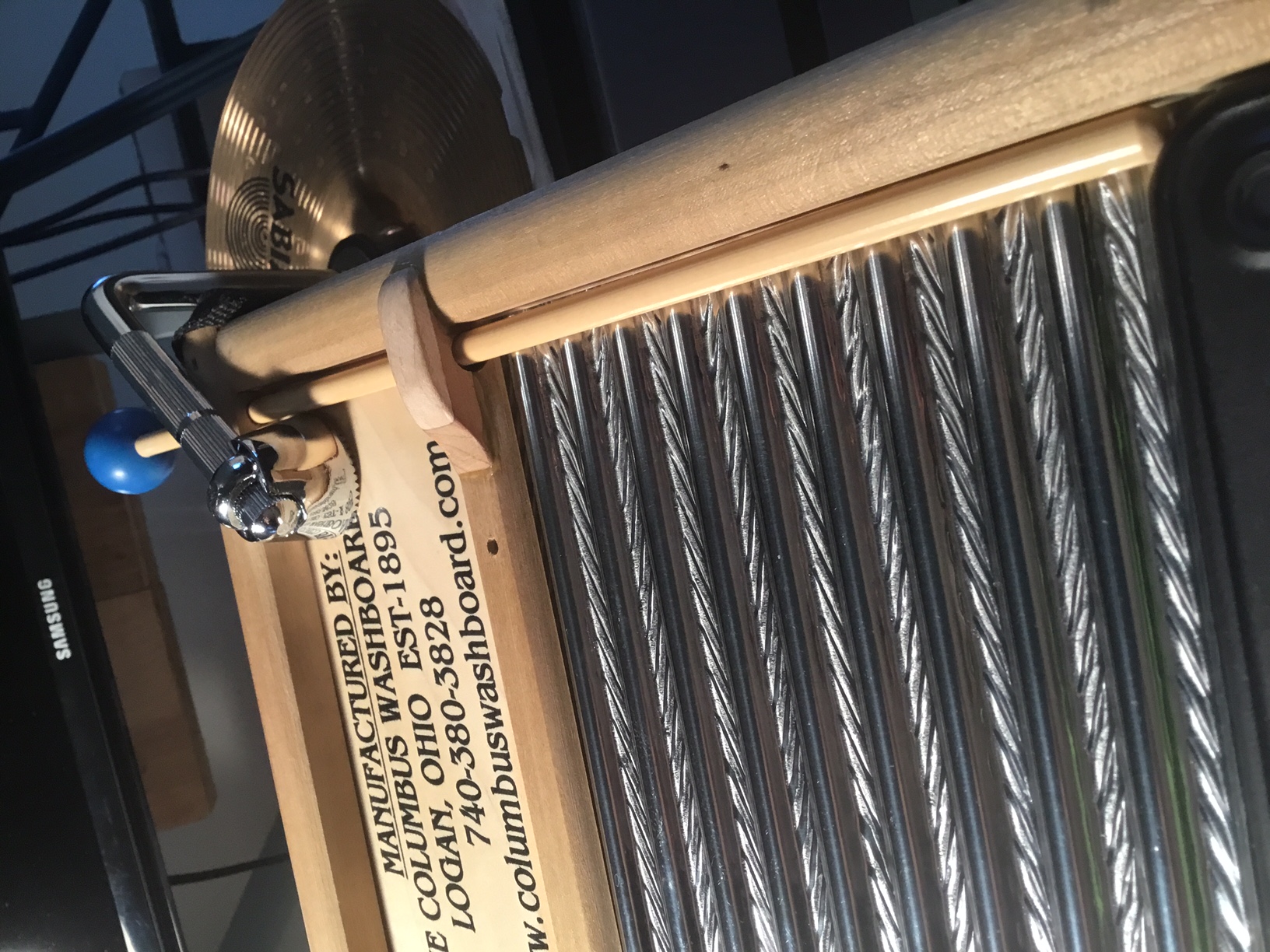 I made a “flying buttress” to store the mallet. Now that I have the Thumb Thumper, I don’t use the mallet. The Thumb Thumper sounds the same, but is much more satisfactory since I can also use thimbles on that hand.